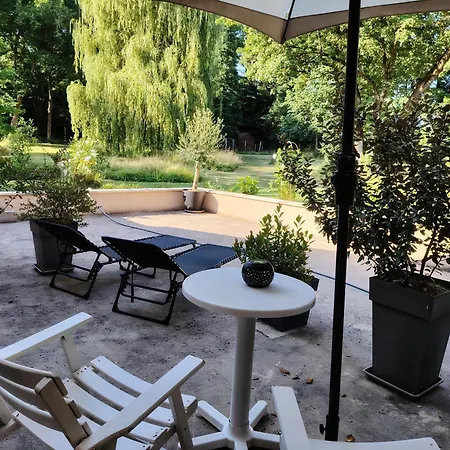 Dans La Campagne Bourbonnaise Pouzy-Mesangy